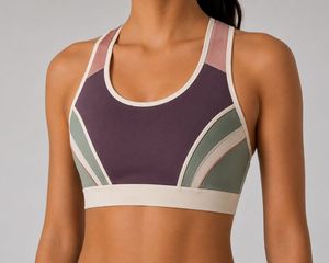 Sujetador deportivo para mujer con bloques de color blanco y negro, cuello redondo, espalda cruzada, soporte medio, transpirable, para yoga, ropa deportiva, diseño sin costuras - Product Image 4
