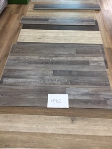 พื้น SPC แบบแข็ง VFLOOR รุ่นโมเดิร์น กันน้ำ ทนต่อรอยขีดข่วน ระบบคลิ๊กล็อค ติดตั้งง่าย ขนาดกลาง รับประกัน 5 ปี - Product Image 2
