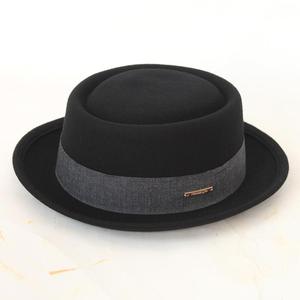 Sombrero Fedora de Fieltro Unisex Misi al por Mayor con Ala Ancha, Cinta Marrón en Contraste y Detalle Metálico, 100% Lana Transpirable para Negocios y Fiestas - Product Image 2
