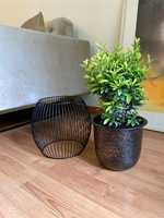 Pot Bunga Logam Hitam Mewah Dengan Desain Kawat Melingkar Penanam Tanaman Dalam Ruangan Gaya Modern Lapisan Powder Coating