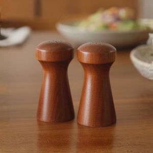 Juego minimalista de salero y pimentero de madera para la mesa de comedor del hogar y para servir en restaurantes de alta calidad - Product Image 1