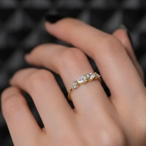 แหวนเพชรทรงลูกแพร์แท้สี่เม็ด ผลิตในห้องปฏิบัติการ พร้อมทองคำขาว 14k ของขวัญวันครบรอบ/งานเลี้ยง/สัญญา สำหรับคนรัก - Product Image 6
