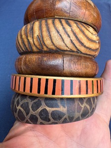 Bracelets en bois poli faits à la main, couleur naturelle, écologiques, tendance, modernes, bijoux de luxe pour femmes, biologiques - Product Image 6