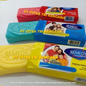 Jabón Medicado Antiséptico para el Cuerpo, Variante Roja, Azul y Amarilla para Alekano, Papúa Nueva Guinea - Product Image 1