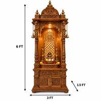 Temple domestique traditionnel en bois fait main pour la Pooja, 1,80 m de haut, 0,90 m de large, avec un travail floral ajouré sculpté à la main et complexe.