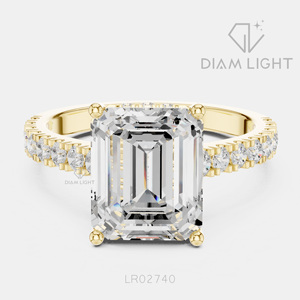 Bague de fiançailles de luxe en or blanc 14 carats avec diamant de laboratoire certifié IGI 5,20 carats, taille émeraude, F+ VS+, pavé - Product Image 5