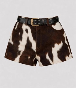 Shorts en cuir de vachette pour femmes, cuir de vachette véritable de qualité supérieure, taille haute, style vintage, streetwear, shorts décontractés, fabrication sur mesure OEM en gros - Product Image 3