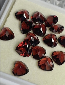 Granate natural/calidad AAA+/si es limpio/granate rojo de Mozambique, forma de corazón/facetado/6 mm - Product Image 3
