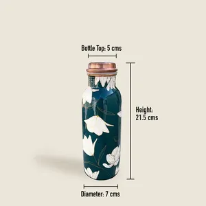 Estampado de flores blancas sobre base verde, diseño único en botella de cobre puro. Compre directamente del proveedor a precio de mayoreo. - Product Image 3