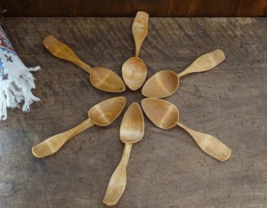 Juego de Cucharas de Madera Talladas a Mano, Utensilios de Comedor de Madera Hechos a Mano, Vajilla Rústica y Ecológica - Product Image 5