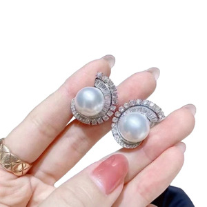 ต่างหูเงินแท้ S925 ประดับมุกธรรมชาติของดิลราบา 10-11 มม. ผิวเรียบเนียนไร้ตำหนิ ของขวัญวันเกิดที่สมบูรณ์แบบ - Product Image 5