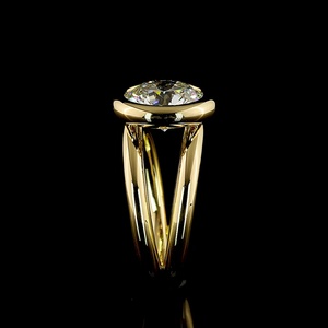 Anillo Clásico Moderno con Diamante Cultivado en Laboratorio de 3 Quilates, Corte Brillante Redondo, Certificado IGI, Bisel de Oro Amarillo de 14K, Anillo de Doble Banda con Moissanita - Product Image 2