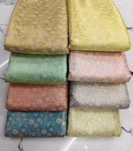 Tela de Seda Brocada en Tonos Pastel con Diseño Floral Dorado, Tejido Jacquard, Muy Ligera, 100GSM, para Saris, Vestidos y Ropa Étnica - Product Image 3