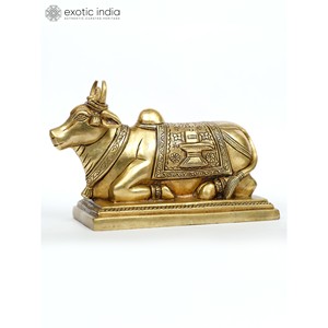 Statue de Nandi en laiton de 8 pouces avec Shivalinga sur le dos Sculpture élégante pour la décoration intérieure, les cadeaux et le temple fabriqués en Inde - Product Image 2