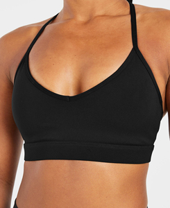 Ensemble de yoga 2 pièces sur mesure pour femme – Haut court à col rond et short taille haute – Noir uni, respirant, sans couture, en Spandex et Polyester - Product Image 4