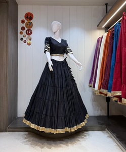 Jupe Lehenga traditionnelle indienne en coton pour femmes, bordure dorée, robe ethnique pour les festivals et les mariages - Product Image 3