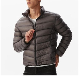 Chaquetas Acolchadas Personalizadas con Logotipo de Equipo Escolar para Hombre, Chaquetas de Invierno de Poliéster Duradero, Venta al Por Mayor - Product Image 4
