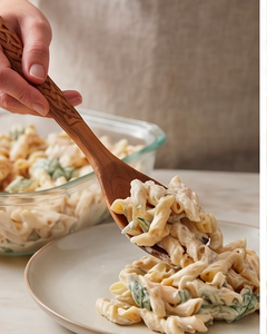 Ensemble de cuillères à salade en bois faites à la main avec un motif de nœud celtique, finition mate, couverts traditionnels pour la salle à manger et les restaurants - Product Image 5