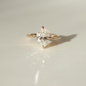 แหวนเพชรทรงรี 2.90 กะรัต เพชรเพาะเลี้ยง ทองคำขาว 14K ตัวเรือนทรงเหลี่ยมมน ประดับเพชรแบบเข็มทิศ แหวนหมั้นและแหวนวันครบรอบ - Product Image 1