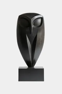 Sculpture en bois artisanale personnalisée pour des occasions de cadeaux uniques, conçue pour célébrer des moments spéciaux avec les êtres chers - Product Image 5