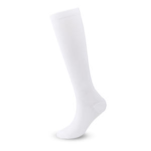 Chaussettes de sport athlétiques personnalisées avec logo, style mi-mollet, haute compression, écologiques, respirantes et à séchage rapide - Product Image 5