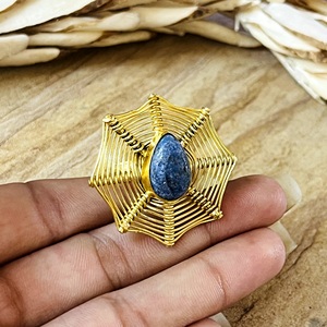 Anillo de lapislázuli de diseño único, anillos góticos de latón con diseño de telaraña para mujer, chapado en oro de 18k, anillo vintage llamativo para venta al por mayor/OEM/ODM - Product Image 6