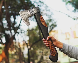 LEGACY BLADES Hacha Tomahawk Industrial Hecha a Mano con Mango de Madera y Hoja de Acero de Alto Carbono, Diseño Celta Personalizable OEM para Exteriores - Product Image 2