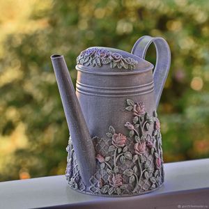 Regadera de metal con boquilla larga para riego preciso de plantas, cuerpo resistente al óxido, agarre ergonómico, diseño equilibrado, flujo suave. - Product Image 6