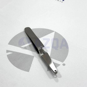 Pinza Profesional de Acero Inoxidable de Acción Inversa para Sujetar Cuentas, Tamaño 4.75, para Perforaciones Corporales, Uso en Estudios de Precisión - Product Image 5
