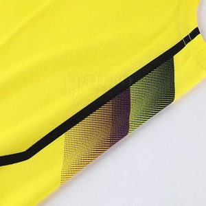 Uniforme de basket-ball à séchage rapide pour l'entraînement et le jeu de compétition Ensemble de maillots de basket-ball pour les sports d'équipe - Product Image 4
