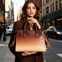 Fabricante Chino, Venta al Por Mayor, Bolso de Mano Degradado para Mujer, Marca de Diseño FaChinshion, Material PU, Bolso de Hombro con Correa Ajustable