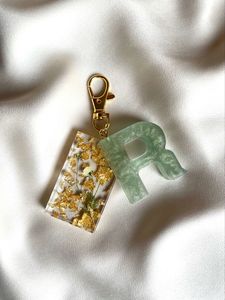 Elegant Butterfly Resin Key Ring With Sparkling Glitter Handmade Decorative Fashion Accessory Pendant Charm - Product Image 3