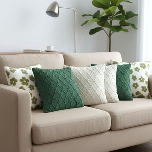 Juego de 6 Fundas de Almohada de Punto Trenzado con Diseño de Diamantes SOGA, Verde Bosque y Crema - Decorativas y para Cojines - Product Image 2
