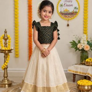 Lehenga Choli de Seda de Kerala para Niñas, Traje Tradicional para Onam, Completamente Cosido, Elegante, Precio al por Mayor por Royal Export - Product Image 1