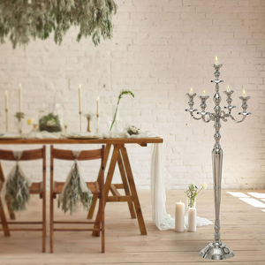 Candélabre élégant à 5 bras en argent, porte-bougie sur pied pour la décoration de la maison et les mariages, design métallique durable à prix abordable - Product Image 4