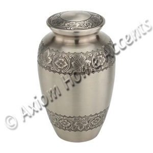 Urna de latón artesanal con artesanía detallada y acabado pulido suave para un memorial amoroso por Axiom Home Accents - Product Image 2