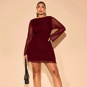 Elegante Vestido Ajustado con Paneles de Malla Color Borgoña para Fiestas y Eventos Nocturnos para Mujer Talla Grande - Product Image 4