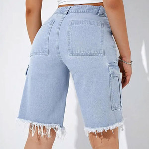 Shorts cargo en jean bleu clair taille haute avec ourlet effiloché et poches, shorts décontractés pour femmes, shorts streetwear d'été - Product Image 1