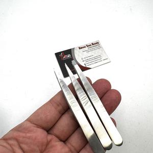 Pince à épiler professionnelle en satin argenté mat, logo personnalisé, écologique, en acier inoxydable, pointes biseautées et pointues, ciseaux à ressort - Product Image 4