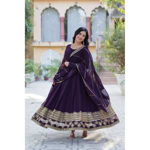 Vestido de noche bordado con múltiples lentejuelas para fiestas Diseño único de trabajo con lentejuelas para un aspecto elegante - Product Image 5