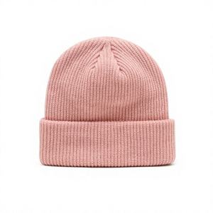 Bonnet Jacquard Géométrique à Motif Personnalisé – Chapeau d'Hiver Homme Streetwear – Fournisseur en Gros pour Marques de Mode et Étiquettes Privées - Product Image 1