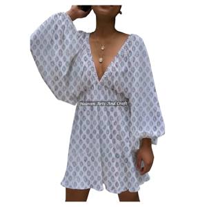 Robe d'été décontractée sexy imprimée colorée à col en V profond et manches lanternes pour femme, imprimé artisanal, très tendance, style décontracté à col en V profond - Product Image 3