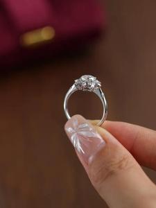 Anillo de compromiso con diseño de copo de nieve en oro blanco, con diamantes florales en racimo, corte marquesa y redondo, anillo nupcial único - Product Image 2
