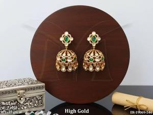 Pendientes Festivos con Acabado Antiguo para la Recepción de Haldi y Mehendi, Pendientes Elegantes para Bodas con un Look de Novia Impresionante - Product Image 3