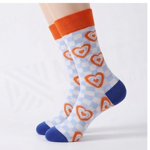 Chaussettes ras du cou bleues et blanches à carreaux avec motif cœurs orange, respirantes, en Spandex et Polyester, pour adulte, décontractées, saison printemps - Product Image 3