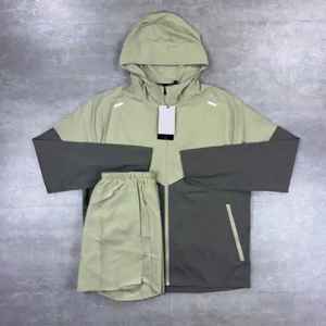 Ensemble de survêtement court pour homme 100 % polyester, imperméable, respirant, coupe-vent, avec fermeture éclair et logo personnalisé – Vente en gros - Product Image 2
