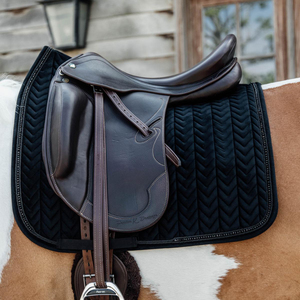 Tapis de selle de dressage western professionnel haut de gamme en cuir véritable, ajustement confortable personnalisé pour l'entraînement, la pratique équestre et les compétitions - Product Image 4