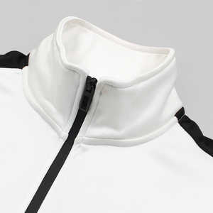 Ensemble de survêtement sportif pour homme, vêtements de sport confortables pour la course à pied, l'entraînement en salle de sport et les tenues décontractées quotidiennes - Product Image 3