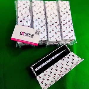 Pince à épiler GETUP BROSONS en acier inoxydable à motif cerise, boîte d'emballage, étui en plastique personnalisé avec logo imprimé, pointe lisse courbée à 45 degrés - Product Image 1