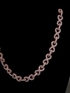 Collar de cadena cubana al por mayor con piedras pavé y acabado pulido disponible a un precio razonable - Product Image 3